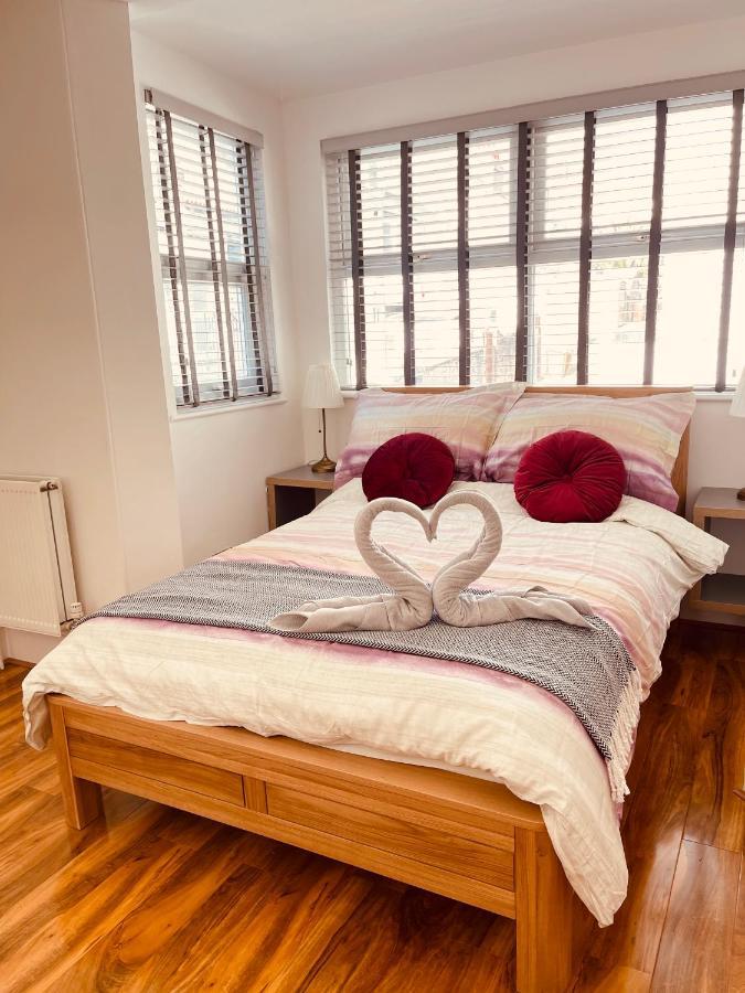 Modern Luxury 3 Bed House Villa Плимът Екстериор снимка